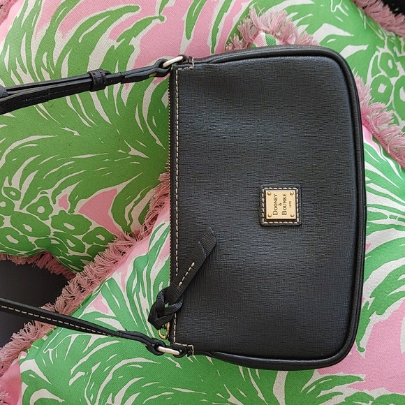 Dooney & Bourke Handbags - Dooney & Bourke Saffiano leather Lexi shoulder bag black